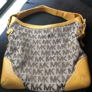 Michael Kors Hobo
